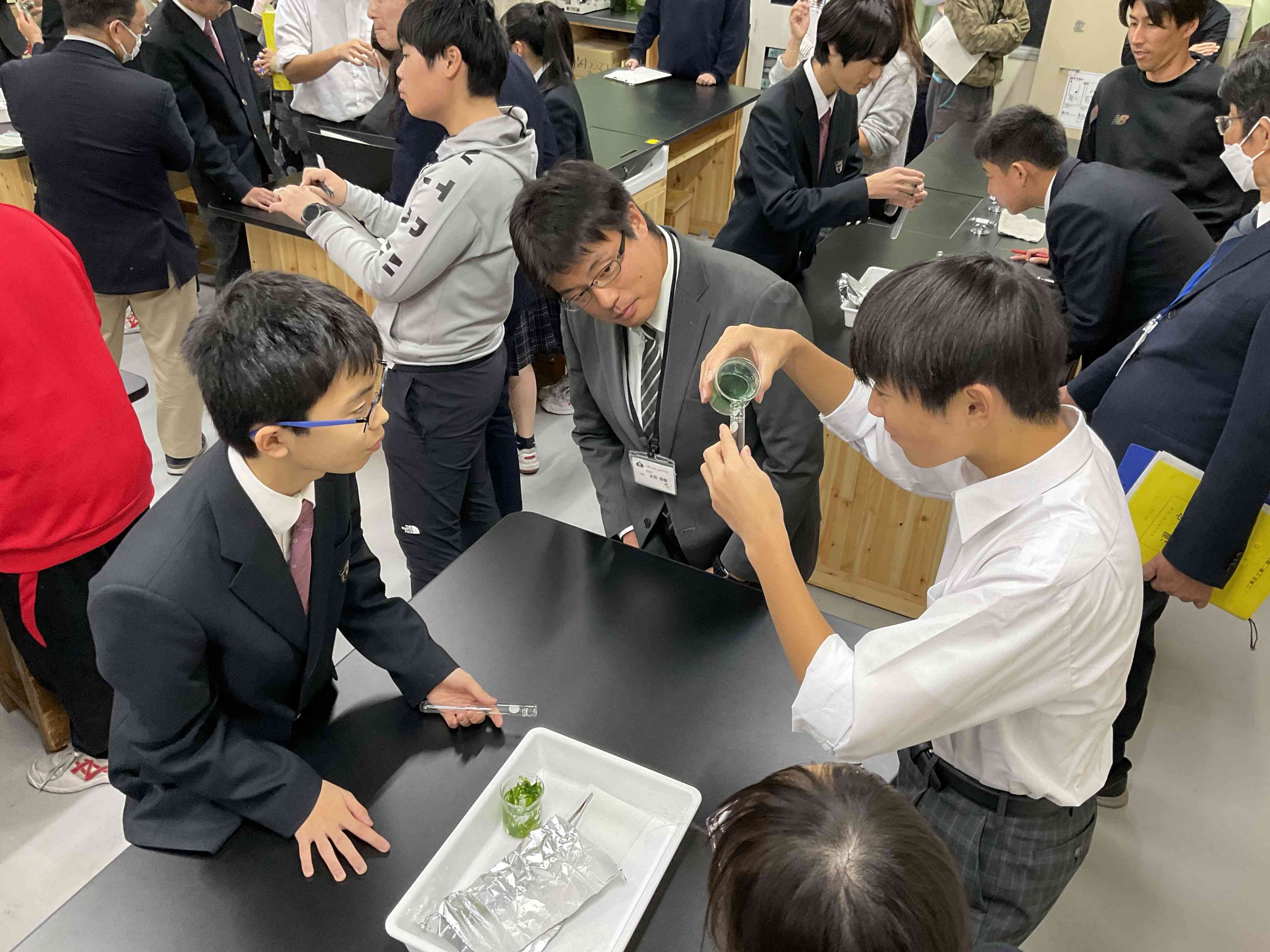 C633D235-A18B-487C-9708-30A3FBBCDAB6