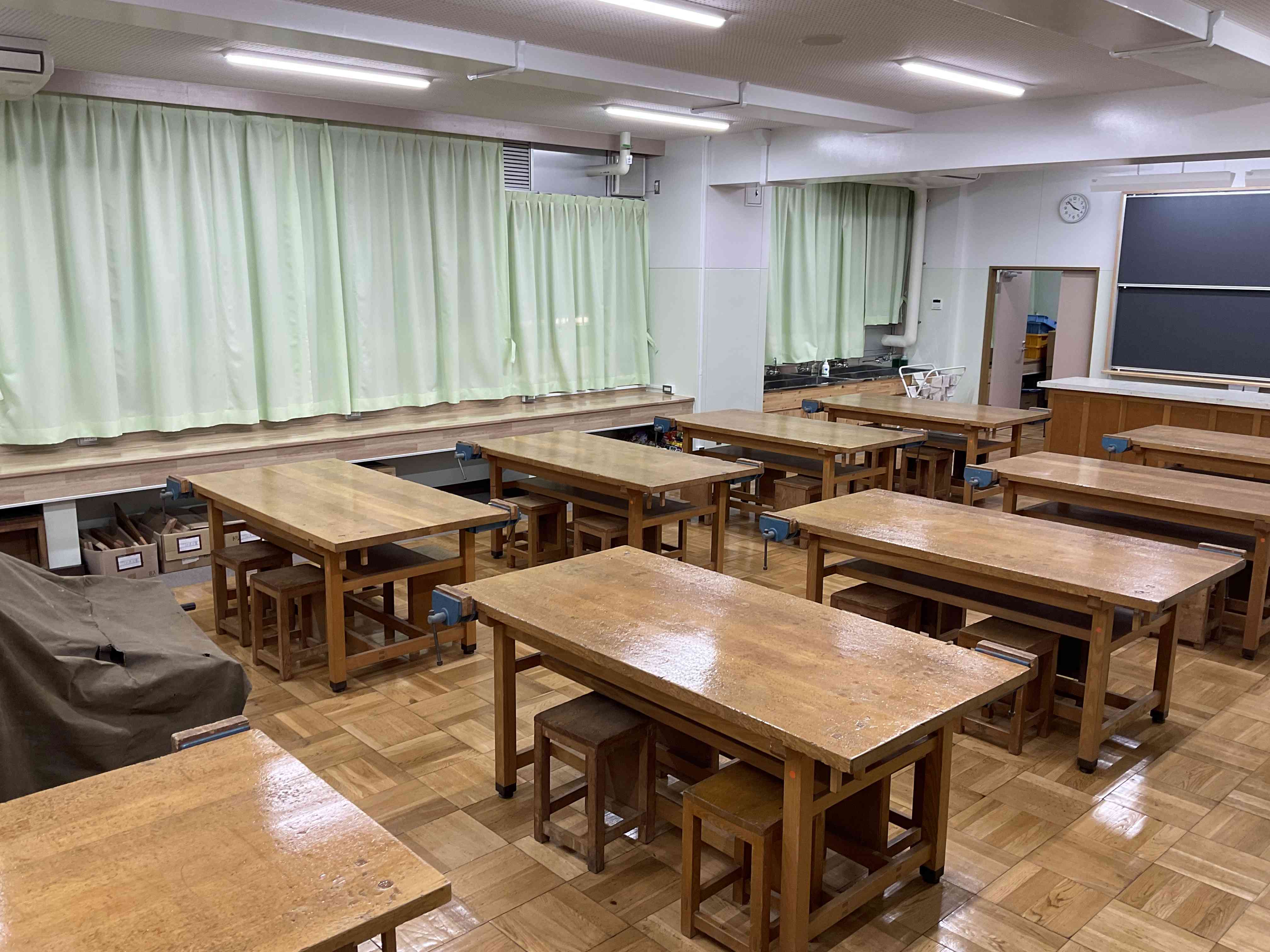 6C8B31E8-3601-41CA-BC90-110FAB9B0643