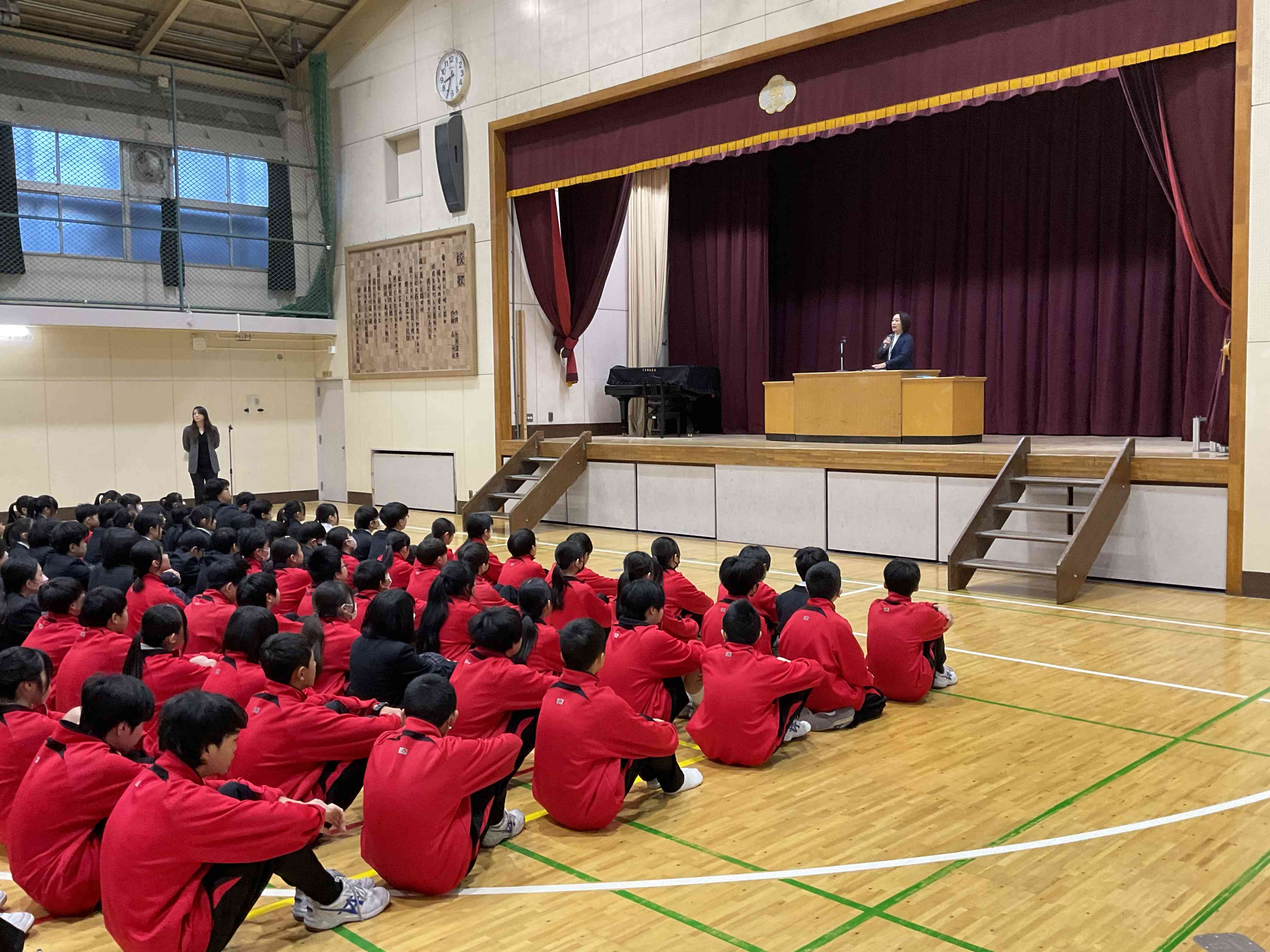 4E85DA68-9E9F-496C-973B-3F1D4B32C338