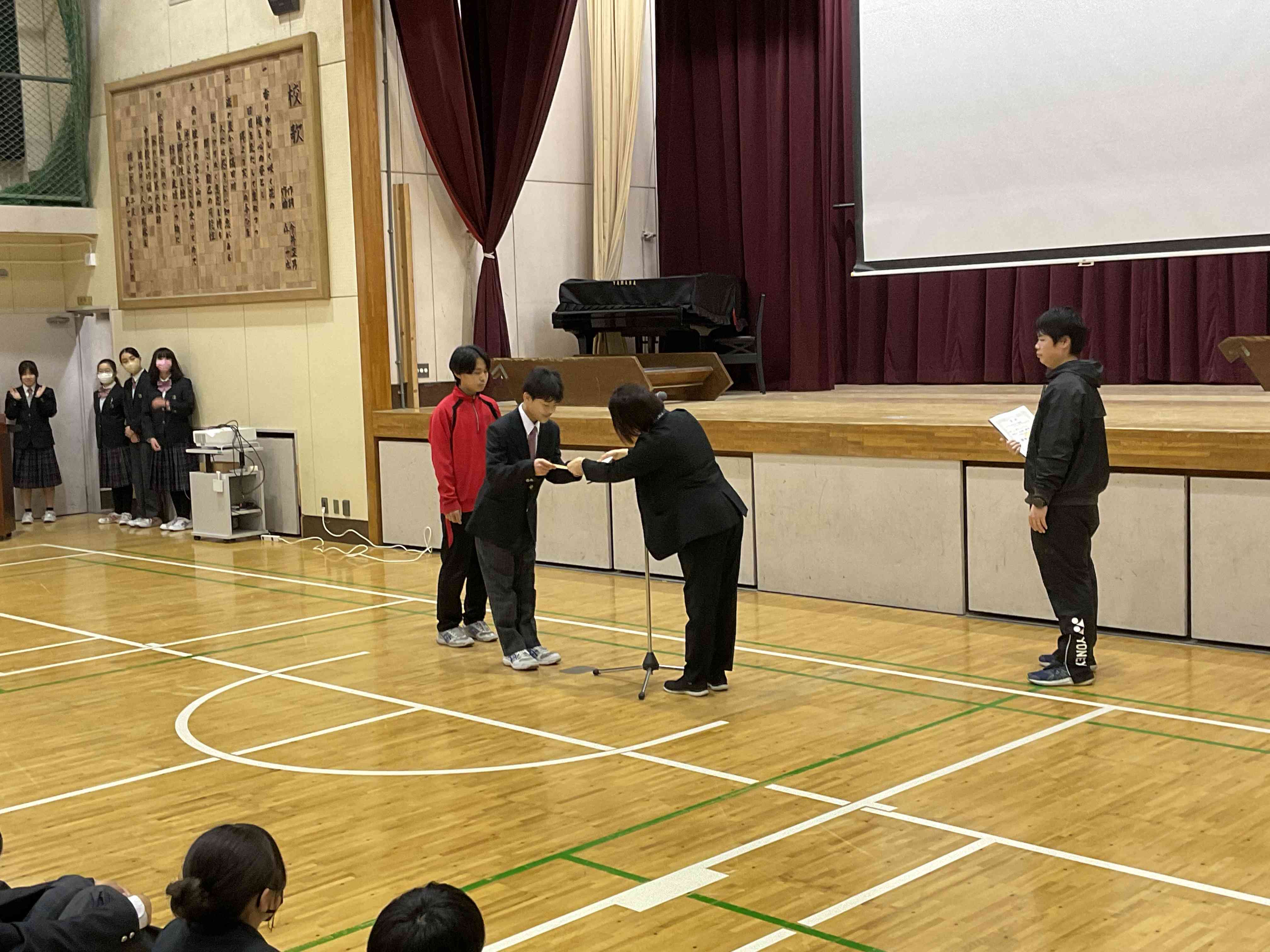 17C003BA-6945-429A-A28D-D93710F5BDC6